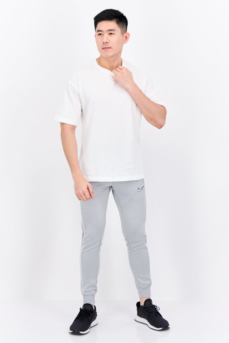 Nike Men Standard Fit Training Sweatpants, Grey - Image 4